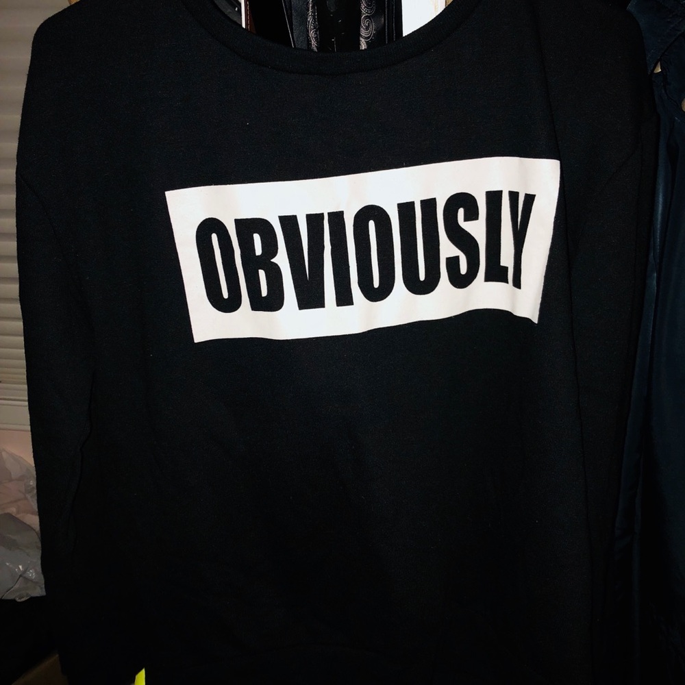 BLACK CREWNECK
